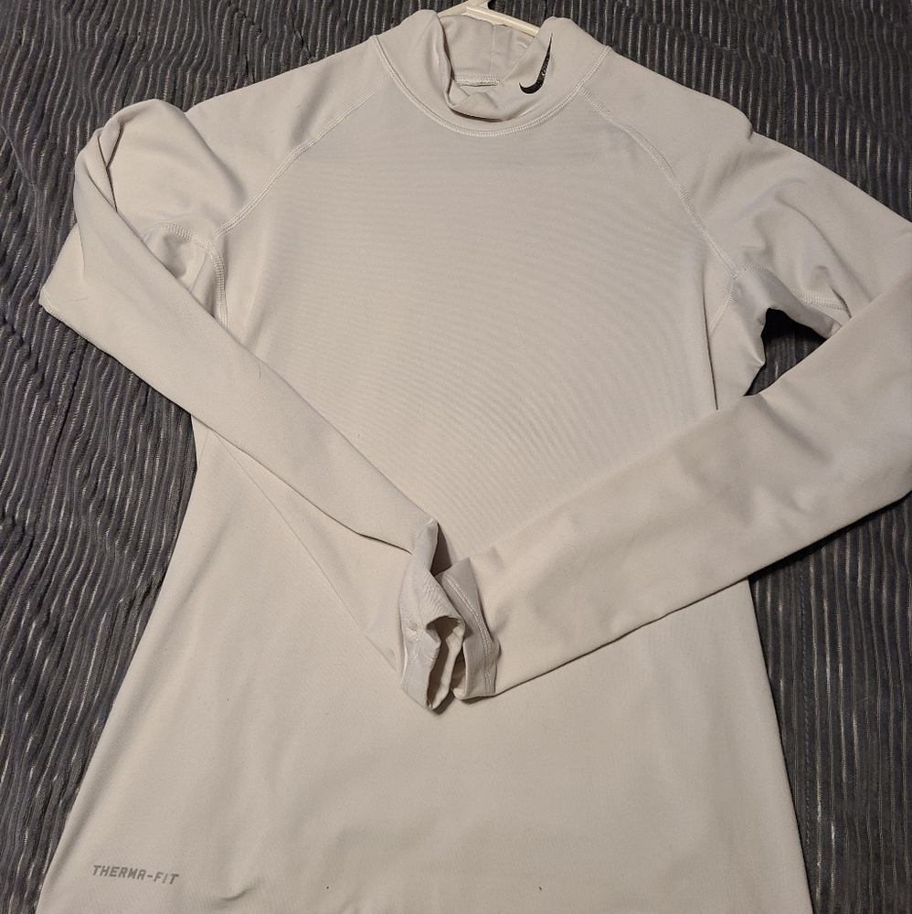 Nike DriFit LS shirt